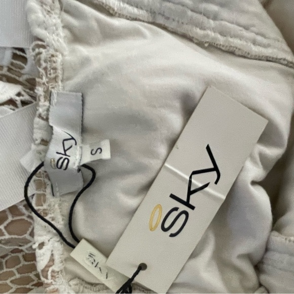 Sky Clothing Lace Tube Top Summer Beach Bride Dress In White Sz S NWT - Picture 7 of 7